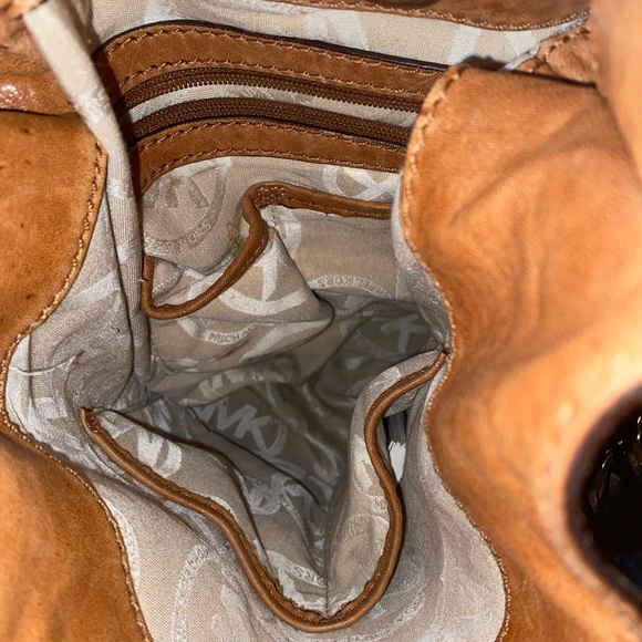 Large Michael Kors Uptown Astor Shoulder Tote - Picture 4 of 4